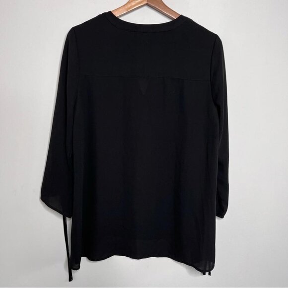 Everleigh Womens Size Medium Black Tunic Blouse Gathered Sleeves Lightweight - Picture 2 of 10